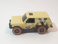 2022 Hot Wheels Mud Studs Range Rover Classic Cream White Die Cast Toy Car Vehicle