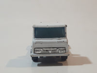 Vintage Yatming Semi Delivery Truck White with Red Deck Die Cast Toy Car Vehicle