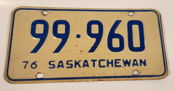 Vintage 1976 Saskatchewan Blue On White Vehicle License Plate Metal Tag 99 960