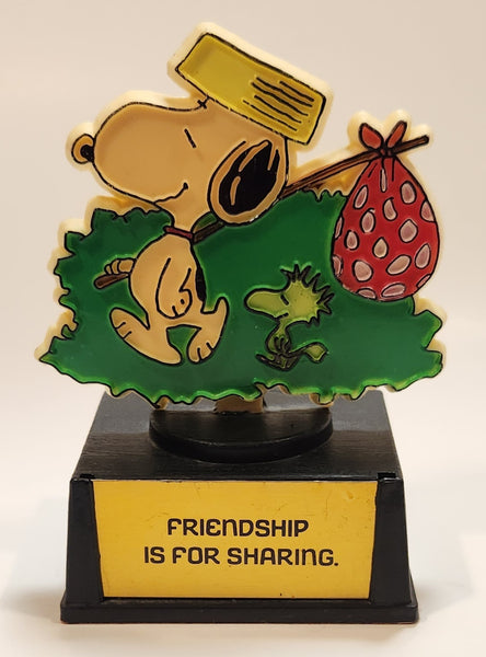 Vintage Aviva United Syndicate Features Snoopy and Woodstock Friendship Is For Sharing 4 1/2" Tall Plastic Trophy