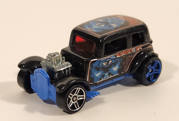 2006 Hot Wheels Highway Horror '32 Ford Vicky Metalflake Black Die Cast Toy Car Hot Rod Vehicle