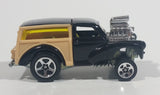 2001 Hot Wheels First Editions MG Rover Morris Wagon Black Tan Die Cast Toy Car Vehicle