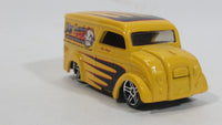 2001 Hot Wheels Dairy Delivery Truck Yellow Die Cast Toy Car Vehicle