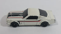 2009 Hot Wheels Muscle Mania '65 Mustang Fastback White Die Cast Toy Muscle Car Vehicle