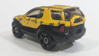 2001 Hot Wheels Isuzu VehiCross Yellow Die Cast Toy Car SUV Vehicle