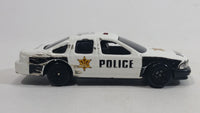 Yatming Chevy Caprice No. 823 Police Officer Cop #19 White Black Die Cast Toy Car Emergency Rescue Vehicle