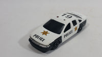 Yatming Chevy Caprice No. 823 Police Officer Cop #19 White Black Die Cast Toy Car Emergency Rescue Vehicle