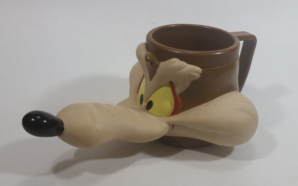 1992 Warner Bros. Looney Tunes Wile E. Coyote Plastic Coffee Cup Mug Cartoon Collectible