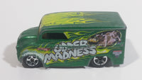 2010 Hot Wheels Monster Jam Dairy Delivery Udder Madness Die Cast Toy Car Vehicle