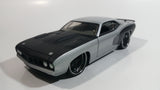 2006 Hot Wheels '71 Plymouth Barracuda Silver Grey and Black 1/24 Scale Die Cast Toy Muscle Car Vehicle