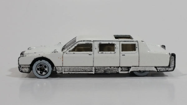 1991 Hot Wheels Limozeen White Die Cast Toy Car Limousine Limo Vehicle