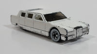 1991 Hot Wheels Limozeen White Die Cast Toy Car Limousine Limo Vehicle