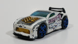 2006 Hot Wheels Crazy Croc Furiosity Albinogator White Die Cast Toy Car Vehicle