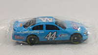 2001 Hot Wheels Bugles NASCAR www.pettyracing.com Dodge Intrepid Richard Petty #44 Die Cast Toy Race Car Vehicle New in Package