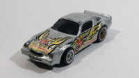 2000 Hot Wheels Mad Maniax Camaro Z28 Silver Die Cast Toy Muscle Car Vehicle