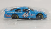 2001 Hot Wheels Bugles NASCAR www.pettyracing.com Dodge Intrepid Richard Petty #44 Die Cast Toy Race Car Vehicle New in Package