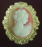 Vintage Play-Mate Everlasting Queen Pink Cameo Red Felt Lined Wind Up Musical Keepsake Trinket Box "Fur Elise"