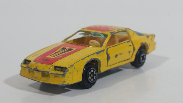 Vintage Yatming No. 1086 1983 Chevy Camaro Z28 Yellow Die Cast Toy Car Vehicle