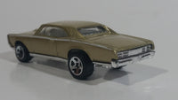 2007 Hot Wheels '67 Pontiac GTO Metalflake Light Gold Die Cast Toy Muscle Car Vehicle