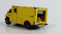 1997 Hot Wheels Rescue Squad American Ambulance Yellow Die Cast Toy Car Emergency Paramedics Rescue Vehicle 3SP