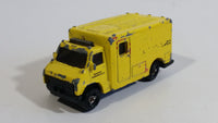 1997 Hot Wheels Rescue Squad American Ambulance Yellow Die Cast Toy Car Emergency Paramedics Rescue Vehicle 3SP