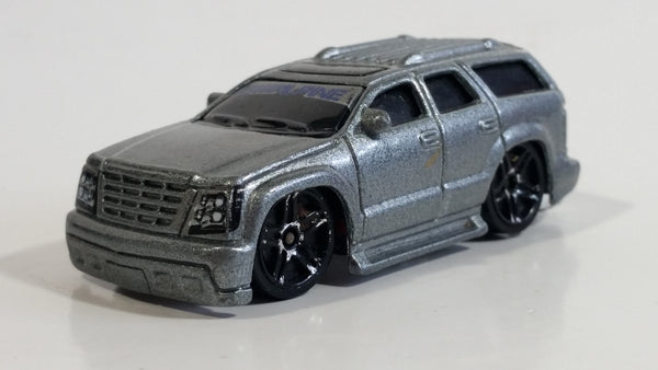 2003 Hot Wheels Cadillac Escalade Metalflake Silver Die Cast Toy Car Luxury SUV Vehicle