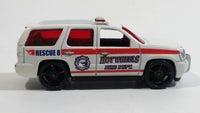 2009 Hot Wheels HW City Works '07 Chevy Tahoe Fire Dept. Rescue #8 White Die Cast Toy Car Emergency Vehicle