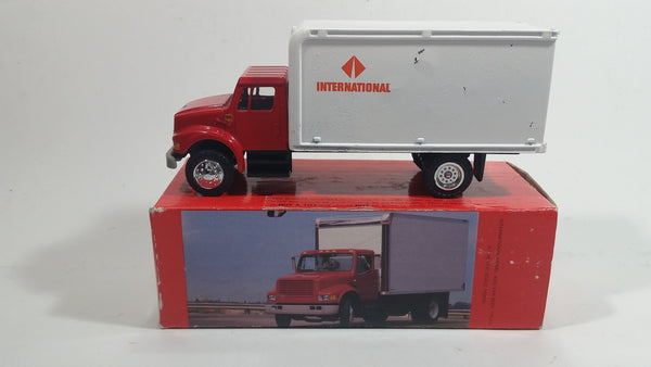 1988 International Model 4000 Van Body Truck Authentic Scale Model Die Cast Toy Car Vehicle New in Box