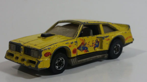 1982 Hot Wheels Flat Out 442 Yellow Die Cast Toy Muscle Car Vehicle GHO - Hong Kong