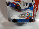 2013 Hot Wheels HW Racing Rennen Rig White Blue Die Cast Toy Car Vehicle New in Package