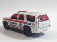 2009 Hot Wheels HW City Works '07 Chevy Tahoe Fire Dept. Rescue #8 White Die Cast Toy Car Emergency Vehicle