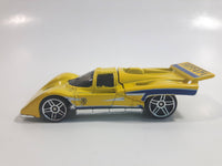 2009 Hot Wheels HW Special Features Ferrari 512M Yellow Die Cast Toy Car Vehicle with Opening Engine Bay