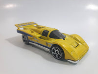 2009 Hot Wheels HW Special Features Ferrari 512M Yellow Die Cast Toy Car Vehicle with Opening Engine Bay