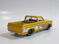 2014 Hot Wheels HW Off-Road Hot Trucks '83 Chevy Silverado Truck Yellow Die Cast Toy Car Vehicle