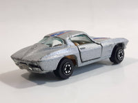 Yatming 1963 Corvette Stingray Silver No. 1078 Die Cast Toy Muscle Car Vehicle with Opening Doors