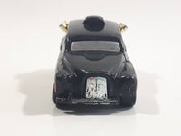 2009 Hot Wheels HW City Works Cockney Cab II Taxi Black Die Cast Toy Car Vehicle