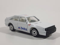 Delta Airlines #17 White Die Cast Toy Car Vehicle