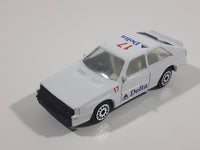 Delta Airlines #17 White Die Cast Toy Car Vehicle