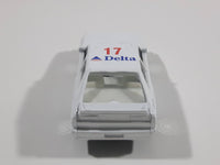 Delta Airlines #17 White Die Cast Toy Car Vehicle