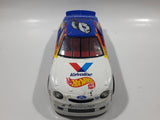 1997 Hot Wheels Pro Racing NASCAR #6 Mark Martin Valvoline Ford Taurus White and Blue 1/24 Scale Die Cast Toy Race Car Vehicle