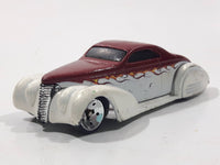 2006 Hot Wheels Open Stock Swoop Coupe White and Red Die Cast Toy Low Rider Hot Rod Car Vehicle