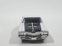 2009 Hot Wheels '70 Buick GSX White Die Cast Toy Car Vehicle