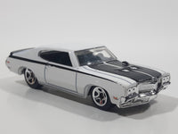 2009 Hot Wheels '70 Buick GSX White Die Cast Toy Car Vehicle