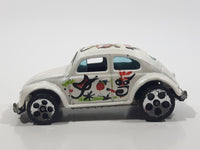 1998 Hot Wheels Artistic License 1953-57 Volkswagen VW Bug White Die Cast Toy Car Vehicle