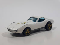 1997 Hot Wheels Street Beast Corvette Stingray White Die Cast Toy Car Vehicle