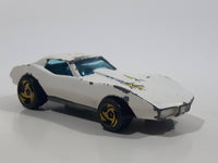 1997 Hot Wheels Street Beast Corvette Stingray White Die Cast Toy Car Vehicle