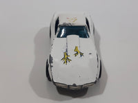 1997 Hot Wheels Street Beast Corvette Stingray White Die Cast Toy Car Vehicle