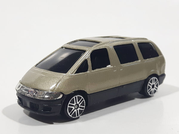 Rare Yat Ming No. 826 Toyota Privia Estimate Van Champagne Die Cast Toy Car Vehicle