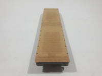 Tyco Mantua HO Scale A.T. & S.F. 90806 Skid Flat Bed Cream Metal Train Car Vehicle No Couplings