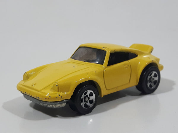 1999 Hot Wheels Porsche 911 P-911 Yellow Die Cast Toy Car Vehicle